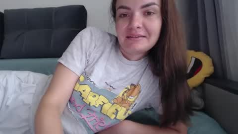 Snapshot of _hidden_frommymoom_ chatting on 20, 7, 2026 Criss4u online show from 20, 7, 2026