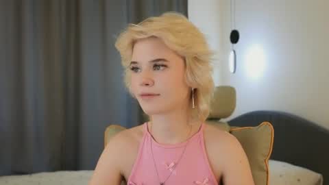 Snapshot of _honnyland chatting on 15, 6, 2026 Alisha online show from 15, 6, 2026