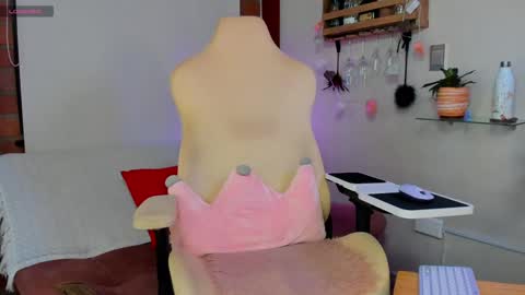 _hottie__ online show from 5, 12, 2024