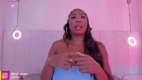 Snapshot of _huge_boobs_ebony chatting on 11, 1, 2026 Darlis online show from 11, 1, 2026