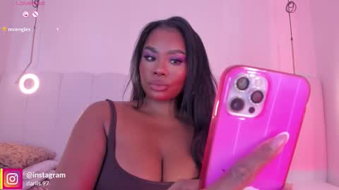 Snapshot of _huge_boobs_ebony chatting on 13, 3, 2026 Darlis online show from 13, 3, 2026