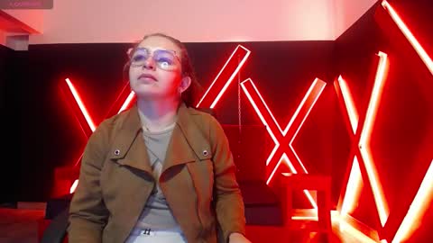 Snapshot of _isaabellaa chatting on 18, 11, 2025 Isa online show from 18, 11, 2025