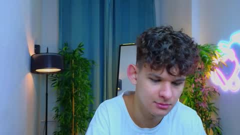 Snapshot of _jamesgray_ chatting on 25, 2, 2026 James online show from 25, 2, 2026