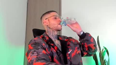 Snapshot of _jamesleandros chatting on 5, 3, 2026 jeison online show from 5, 3, 2026