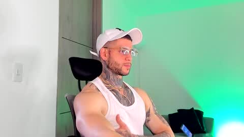 Snapshot of _jamesleandros chatting on 1, 4, 2026 jeison online show from 1, 4, 2026