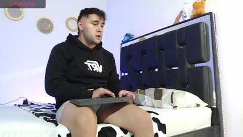 JHOSSUA  VALERIO online show from 8, 2, 2026