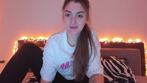 _just_a_simple_girl online show from 11, 1, 2025