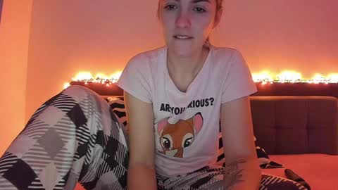 _just_a_simple_girl online show from 13, 1, 2025