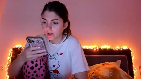 _just_a_simple_girl online show from 24, 1, 2025