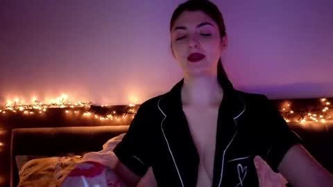 Snapshot of _just_a_simple_girl chatting on 5, 2, 2026 _just_a_simple_girl online show from 5, 2, 2026