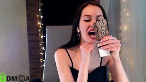  karolina online show from 15, 2, 2025