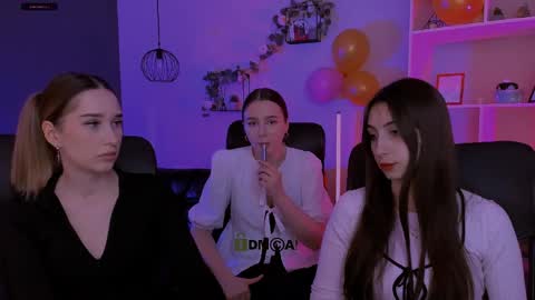 _kellykitten_ online show from 3, 4, 2026