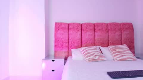 Kendall online show from 5, 12, 2025