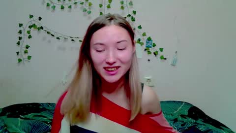 _kikiclark_ online show from 26, 11, 2025