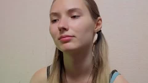 Snapshot of _kikiclark_ chatting on 5, 7, 2026 _kikiclark_ online show from 5, 7, 2026