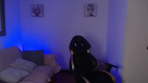 Snapshot of _kitten_1 chatting on 22, 12, 2025 _kitten_1 online show from 22, 12, 2025