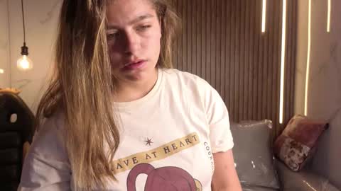 Snapshot of _kitten_1 chatting on 12, 1, 2026 _kitten_1 online show from 12, 1, 2026