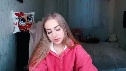 Snapshot of _kittyboo chatting on 25, 11, 2025 Aleksa online show from 25, 11, 2025