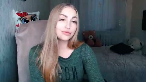 Snapshot of _kittyboo chatting on 29, 11, 2025 Aleksa online show from 29, 11, 2025