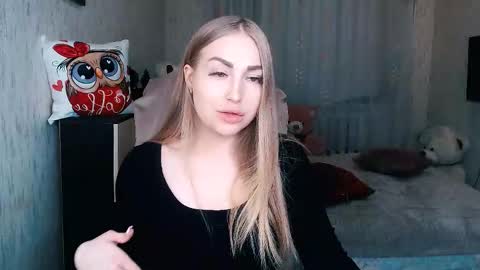 Snapshot of _kittyboo chatting on 3, 12, 2025 Aleksa online show from 3, 12, 2025