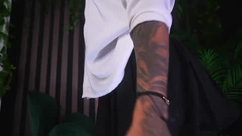   online show from 20, 2, 2025