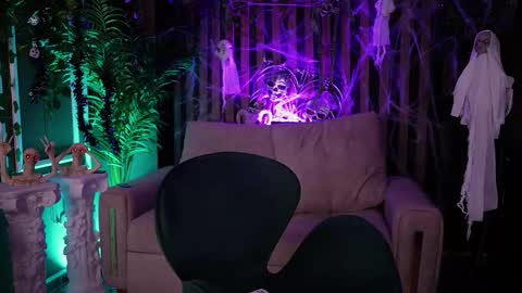   online show from 9, 10, 2025