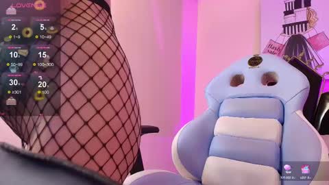 _kur0mi_ online show from 8, 2, 2025