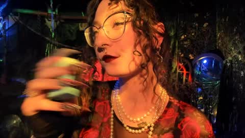 Snapshot of _lady_luna_ chatting on 5, 4, 2026 Lady Luna online show from 5, 4, 2026