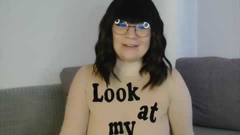 Snapshot of _lalilu_ chatting on 24, 2, 2025 _lalilu_ online show from 24, 2, 2025