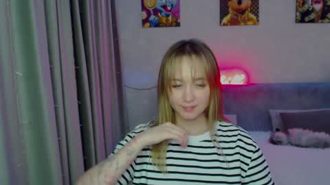 Snapshot of _lalune_ chatting on 26, 12, 2024 _lalune_ online show from 26, 12, 2024