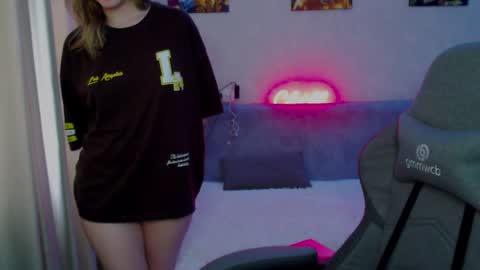 Snapshot of _lalune_ chatting on 11, 1, 2025 _lalune_ online show from 11, 1, 2025