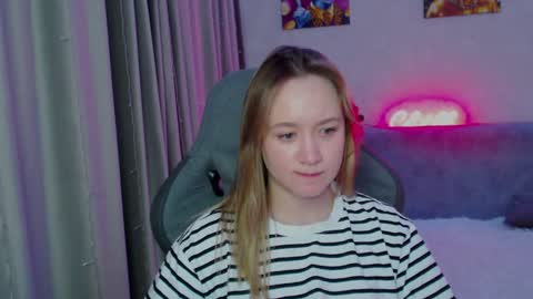 Snapshot of _lalune_ chatting on 16, 1, 2025 _lalune_ online show from 16, 1, 2025