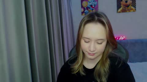 Snapshot of _lalune_ chatting on 12, 2, 2025 _lalune_ online show from 12, 2, 2025