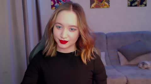 Snapshot of _lalune_ chatting on 4, 3, 2025 _lalune_ online show from 4, 3, 2025