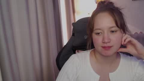 Snapshot of _lalune_ chatting on 19, 9, 2025 _lalune_ online show from 19, 9, 2025