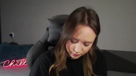 _lalune_ online show from 28, 11, 2025