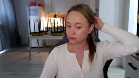 Snapshot of _lalune_ chatting on 23, 6, 2026 _lalune_ online show from 23, 6, 2026