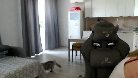 Snapshot of _lalune_ chatting on 24, 7, 2026 _lalune_ online show from 24, 7, 2026