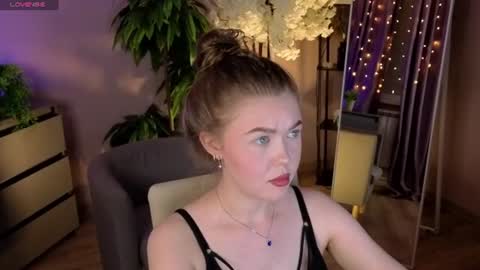 Snapshot of _liilcrystal_ chatting on 10, 7, 2026 _liilcrystal_ online show from 10, 7, 2026