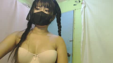 _lilies_gigi_ online show from 13, 6, 2026