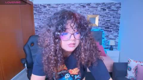 Snapshot of _lilly_miller chatting on 5, 11, 2025 Liily online show from 5, 11, 2025