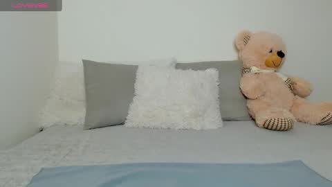 Snapshot of _little_misss chatting on 15, 1, 2025 Mila online show from 15, 1, 2025