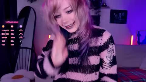 Snapshot of _lollyshy_ chatting on 14, 11, 2025 Lolly online show from 14, 11, 2025