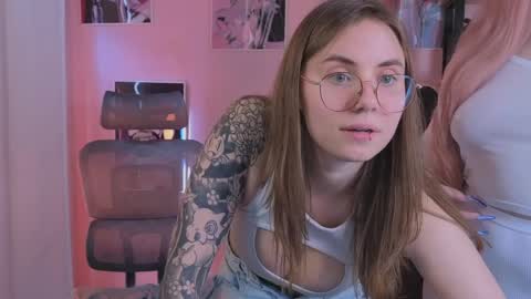 Snapshot of _lovelylove_ chatting on 5, 4, 2026 Ann online show from 5, 4, 2026