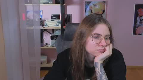 Snapshot of _lovelylove_ chatting on 8, 4, 2026 Ann online show from 8, 4, 2026