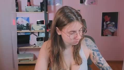 Snapshot of _lovelylove_ chatting on 12, 4, 2026 Ann online show from 12, 4, 2026