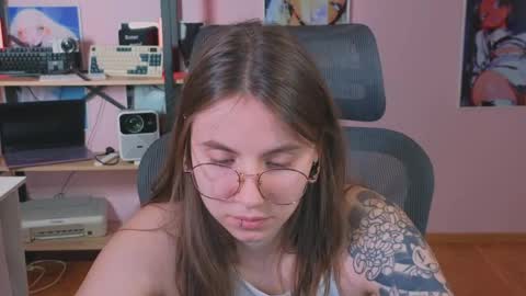 Snapshot of _lovelylove_ chatting on 18, 4, 2026 Ann online show from 18, 4, 2026