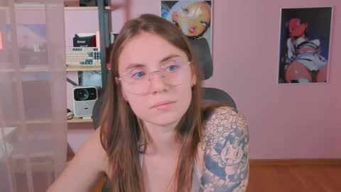 Snapshot of _lovelylove_ chatting on 22, 4, 2026 Ann online show from 22, 4, 2026