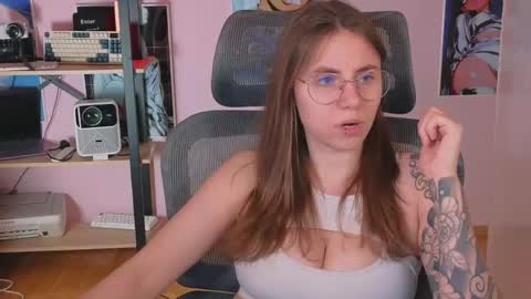 Snapshot of _lovelylove_ chatting on 24, 4, 2026 Ann online show from 24, 4, 2026