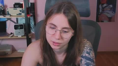 Snapshot of _lovelylove_ chatting on 25, 4, 2026 Ann online show from 25, 4, 2026